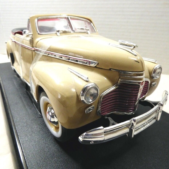 Welly 1941 Chevy Special Deluxe convertible die cast metal model car - Picture 1 of 12